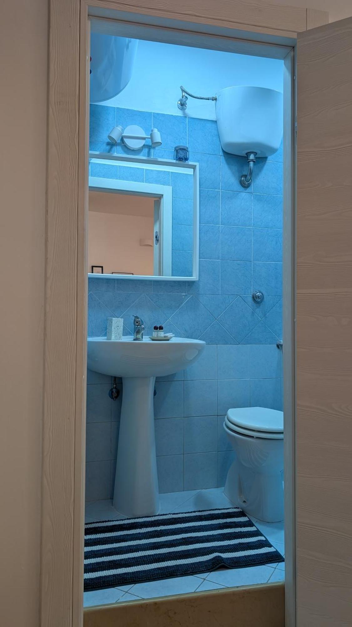 Era De Maggio Apartment Наполи Стая снимка